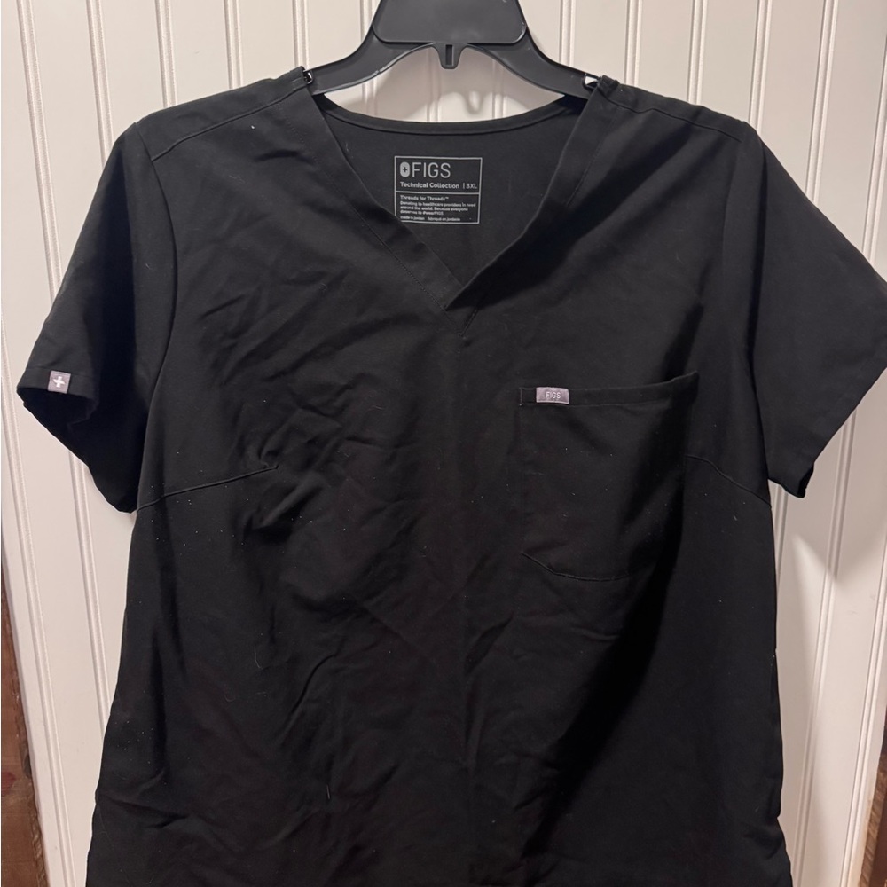 Women’s Figs Catarina scrub top